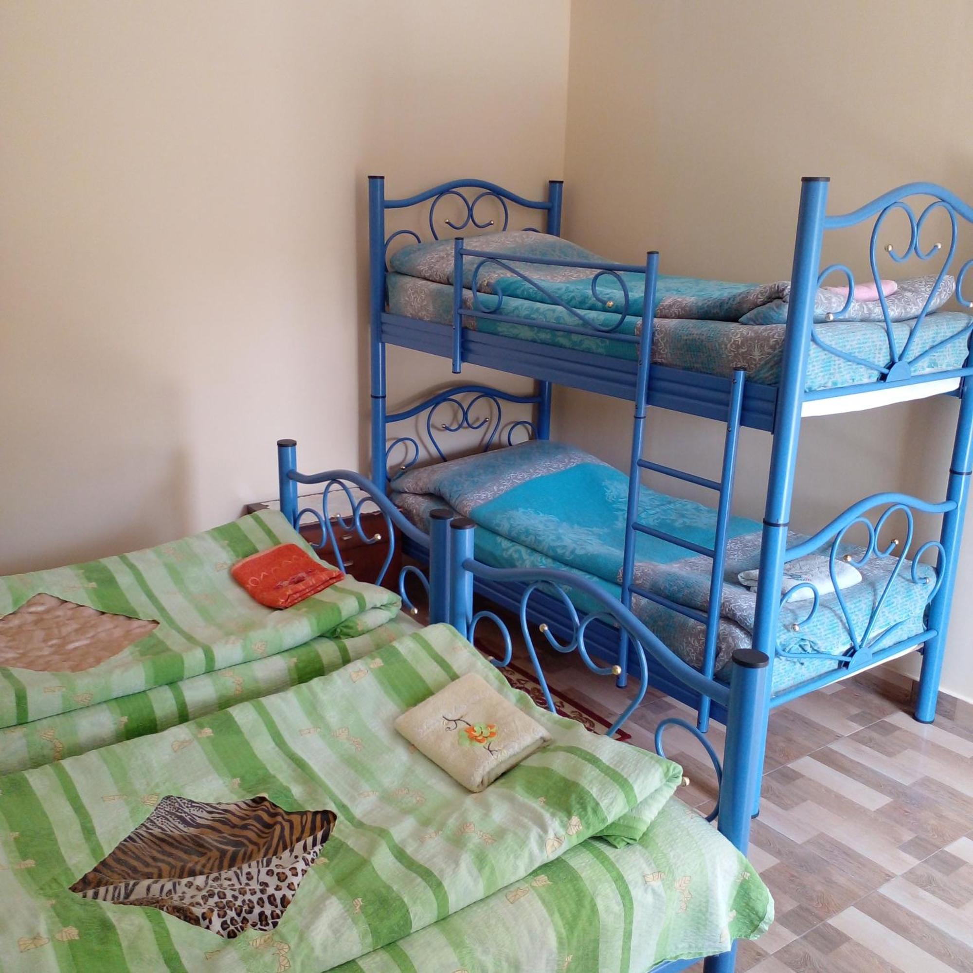 Giorgi'S Homestay Kʼutʼaisi Exterior foto