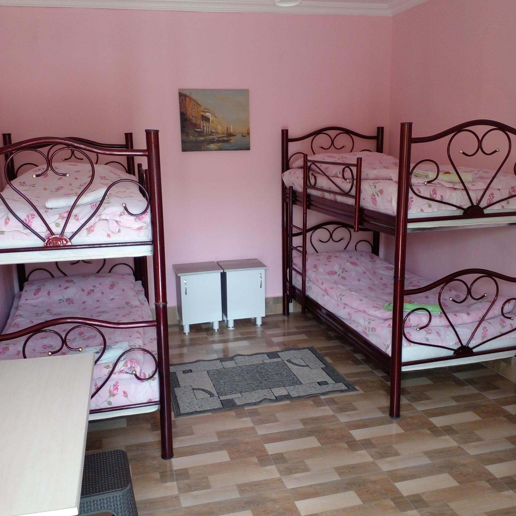 Giorgi'S Homestay Kʼutʼaisi Exterior foto
