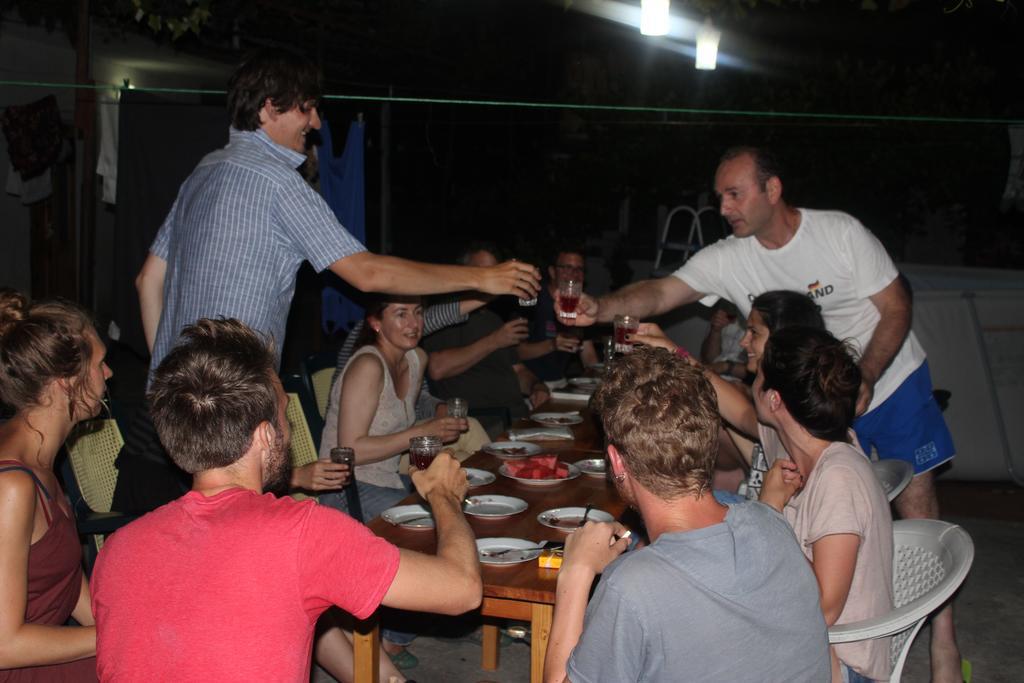 Giorgi'S Homestay Kʼutʼaisi Exterior foto