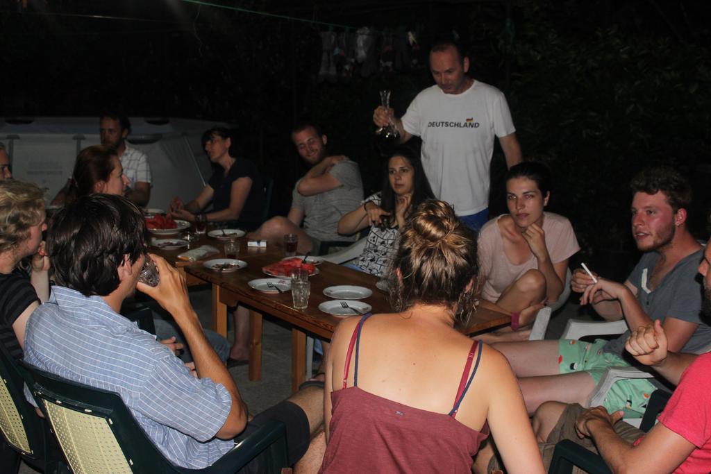 Giorgi'S Homestay Kʼutʼaisi Exterior foto
