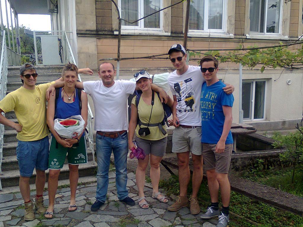 Giorgi'S Homestay Kʼutʼaisi Exterior foto